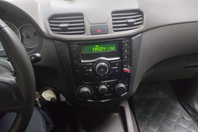 Used Wuling Hongguang 2014 1.5L Base Version
