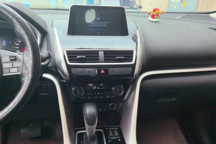 Used Mitsubishi Eclipse Cross 2018 1.5T CVT Two-Wheel Drive Belief Edition Audio And AC Panel