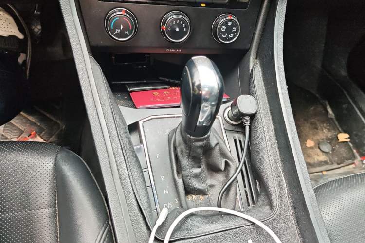 Used Volkswagen Lavida 2019 1.5L Automatic Comfort Edition China VI Standard Gear Lever