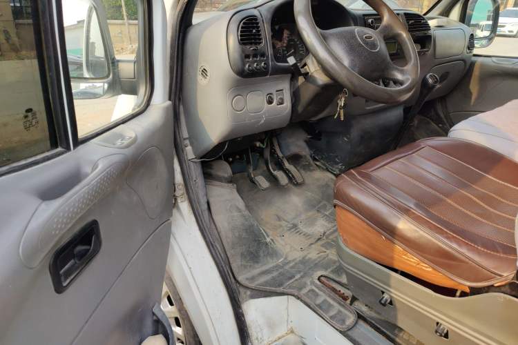 Used Ford Classic Transit 2013 2.8T Diesel Logistics Model with Short Wheelbase and Mid-Roof JX493ZLQ4
