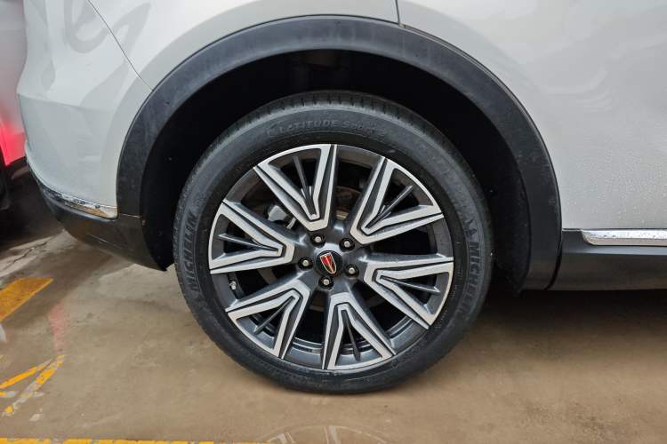 Used Hongqi HS5 2022 Facelifted Version 2.0T Smart Connect Flagship All-Wheel-Drive Edition
