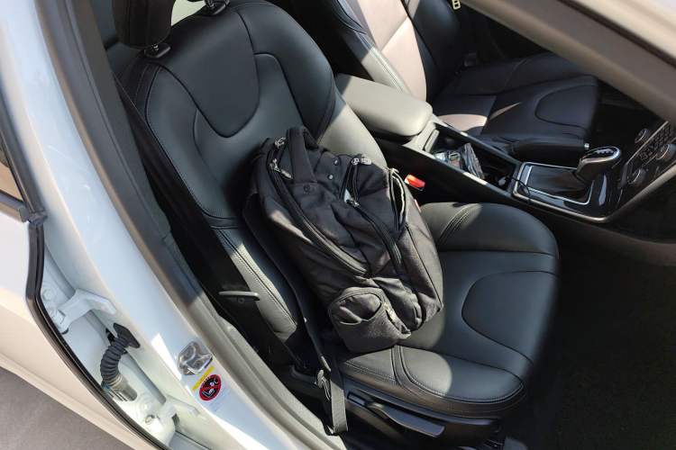 Used Volvo V40 2017 T3 Zhiyi Edition