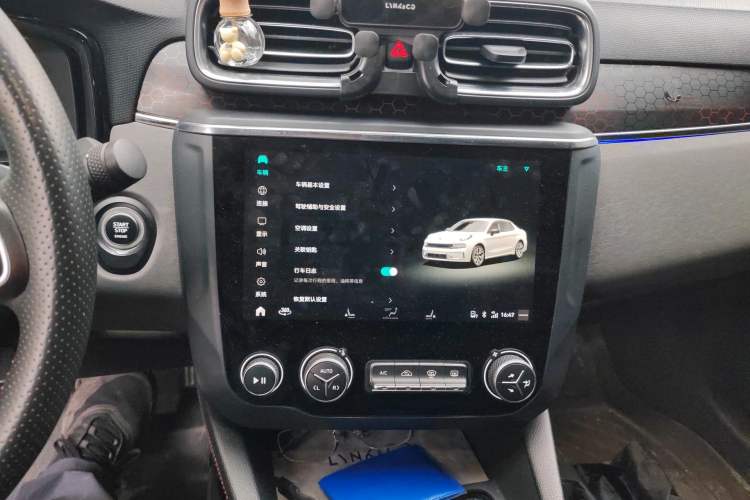 Used Lynk & Co 03 2019 1.5TD DCT JingPro Edition China VI Standard Audio And AC Panel