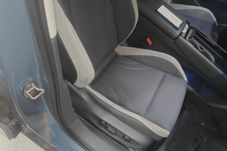 Used Volkswagen ID.7 VIZZION 2024 PRO Model Right Front Seat