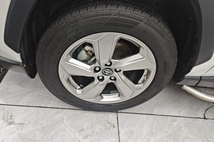 Used Toyota RAV4 2021 Dual-Engine 2.5L E-CVT Two-Wheel Drive Elite Edition
