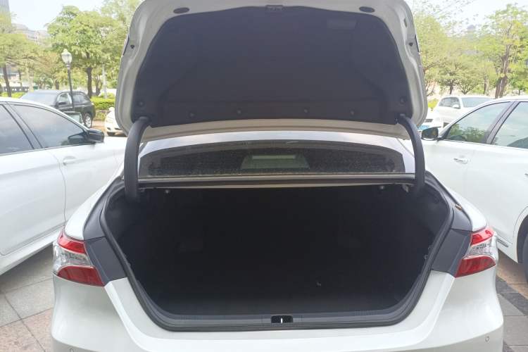 Used Toyota Camry 2023 2.0G Luxury Edition