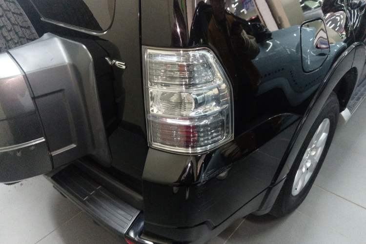 Used Mitsubishi Pajero 2019 3.0L Automatic Comfort Edition Right Rear Taillight