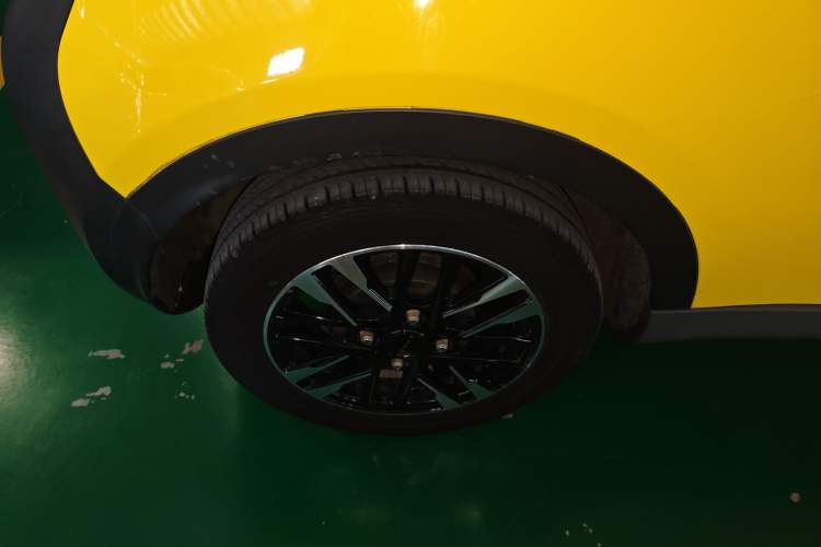 Used Chery Little Ant 2022 Restyled Version Sweet Pink Edition Low-Sugar Version Lithium Iron Phosphate Battery 30.7 kWh 30 kW 301 km Right Rear Wheel Hub