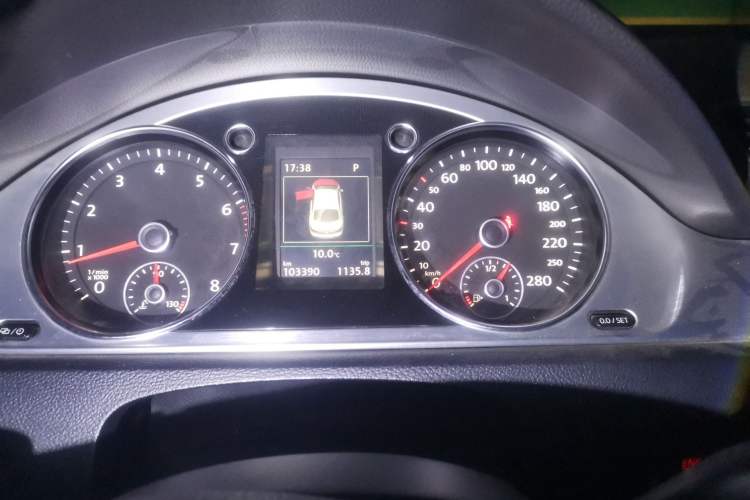 Used Volkswagen FAW-Volkswagen CC 2016 1.8TSI Luxury Model Instrument Cluster