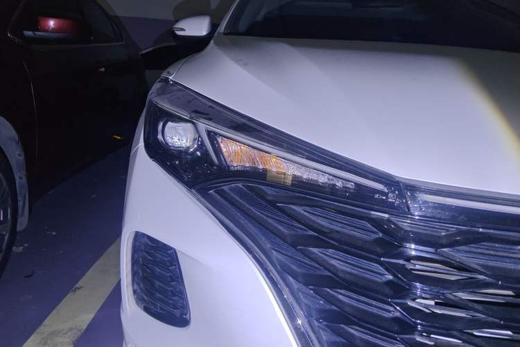 Used CHANGAN Eado 2021 PLUS Blue Whale NE 1.4T GDI DCT Prestige Model Right Front Headlight