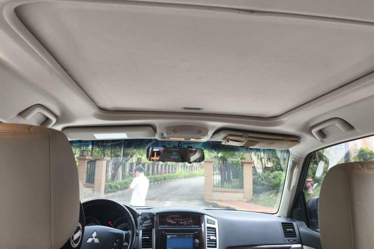 Used Mitsubishi Pajero  Headliner