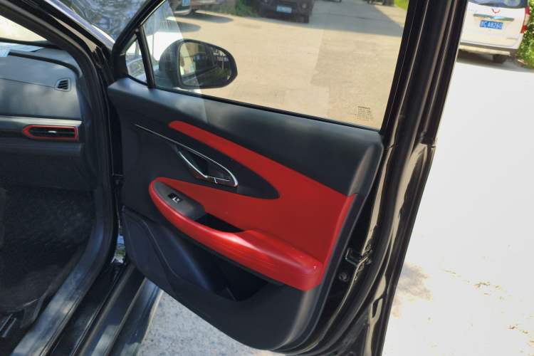 Used CHANGAN UNI-T 2020 1.5T Prestige Version
