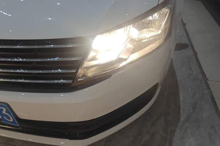 Used Volkswagen Lavida 2018 Classic 1.5L Automatic Fashion Edition China VI Standard Left Front Headlight