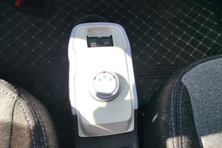 Used Chery New Energy QQ Ice Cream 2022 170km Sundae Phosphate Lithium-Ion