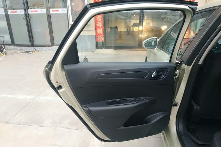 Used Citroen C4 Sega 2016 1.6L Manual Comfort Model Interior 8