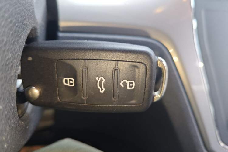 Used Volkswagen Lavida 2015 1.6L Automatic Comfort Edition