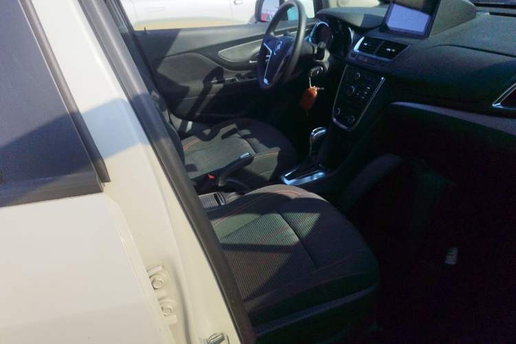 Used Buick Encore 2015 1.4T Automatic Two-Wheel Drive Urban Elite Version