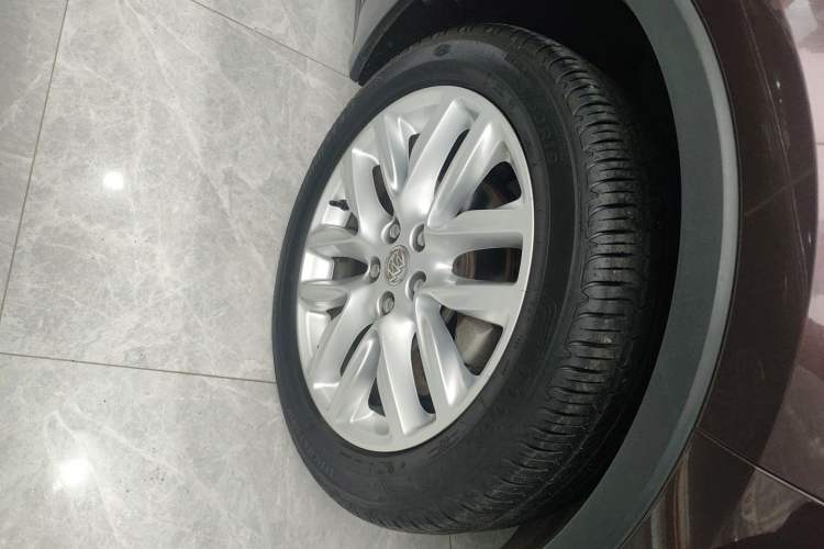 Used Buick Envision 2018 28T Four-Wheel Drive Elite Version Right Front Wheel Hub