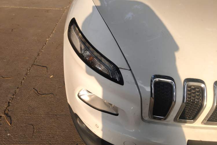 Used Jeep Cherokee 2016 2.0L Superior Edition