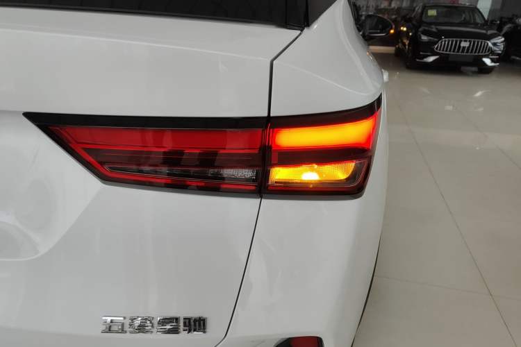 Used Wuling Alvez 2022 1.5L Manual Free-Style Model
