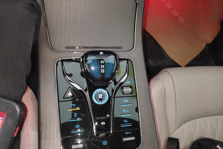 Used BYD Han 2024 DM-i Glory Edition 200KM Flagship Model Gear Lever