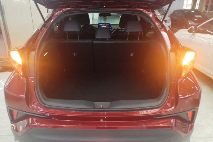 Used Toyota IZOA 2018 2.0L Yichi Version China VI Standard Trunk