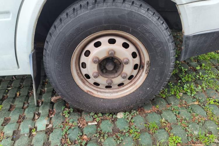 Used JMC Transit 2019 2.8T Commercial Version Long Wheelbase Mid-Roof 6-Seater Rear Single Tire China VI Emission Standard – JX493