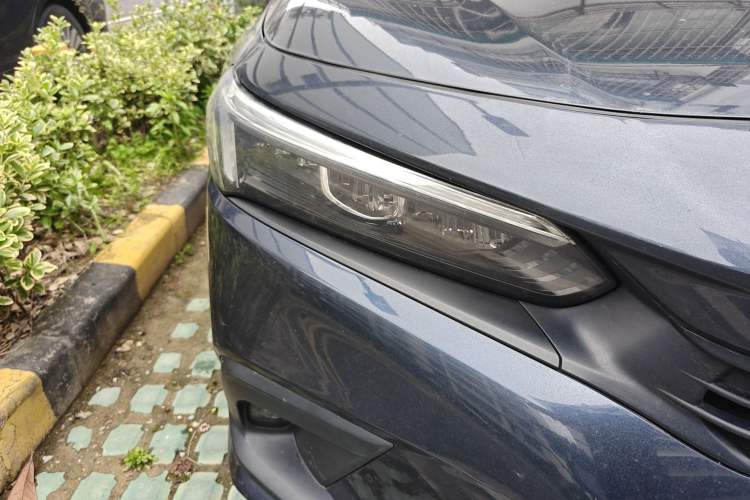 Used Honda Civic 2023 240TURBO CVT Dynamic Edition Right Front Headlight