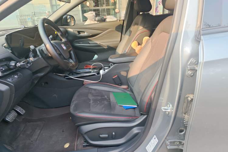 Used Buick Envista 2022 1.5T GS Fuel-Efficient Version Left Front Seat