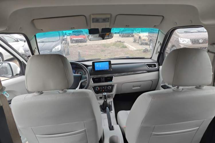 Used Jinbei New Hiace S 2021 1.5L Business-Class Central Air-Conditioned Coach China VI Standard SWC15M Headliner