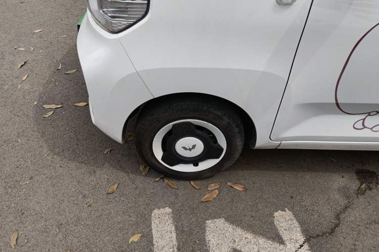 Used Wuling Hongguang MINIEV 2022 Zizai Version Lithium Iron Phosphate Exterior 4