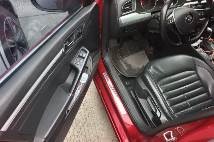 Used Volkswagen Lamando 2018 280TSI DSG Comfort Edition Driver Seat