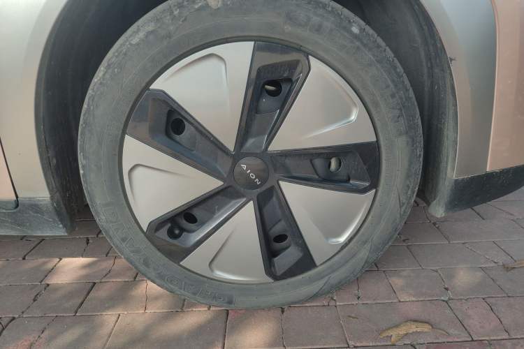 Used AION Y 2023 Younger