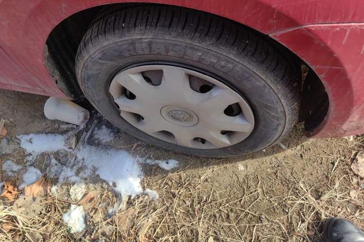 Used Brilliance Junjie FSV 2011 New Edition 1.5L Automatic Comfort Model Right Front Wheel Hub