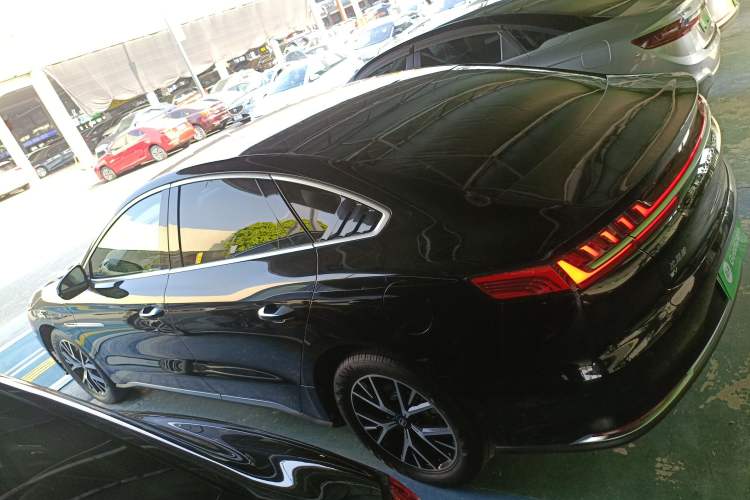 Used BYD e9 2021 Business Edition
