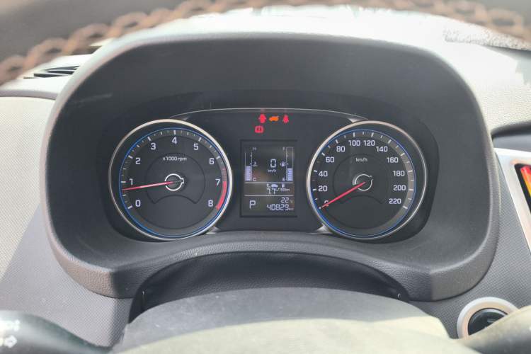 Used Hyundai ix25 2017 1.6L Automatic Smart Version Instrument Cluster