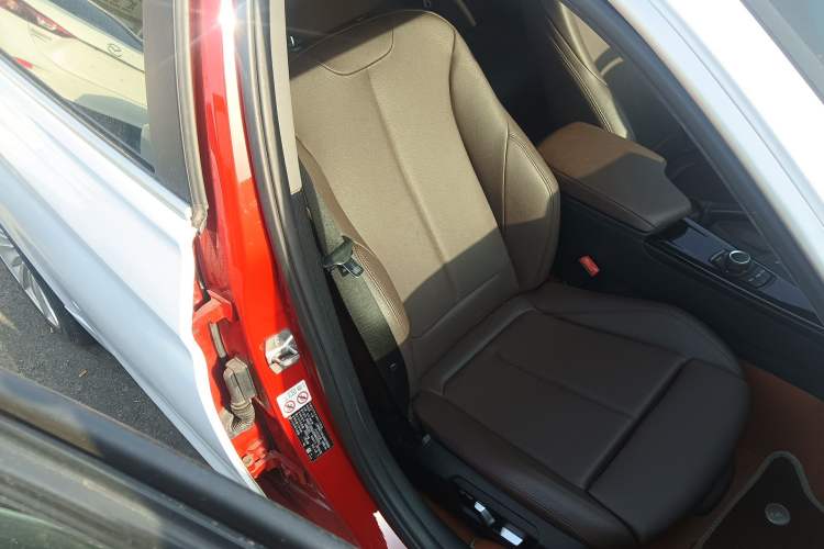 Used BMW 3 Series 2018 320Li Fashion Model
