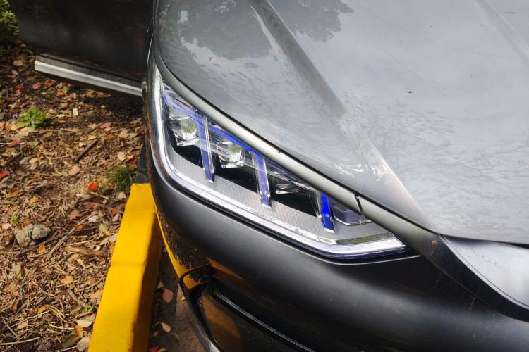 Used BYD Song PLUS New Energy 2021 EV Flagship Model Right Front Headlight