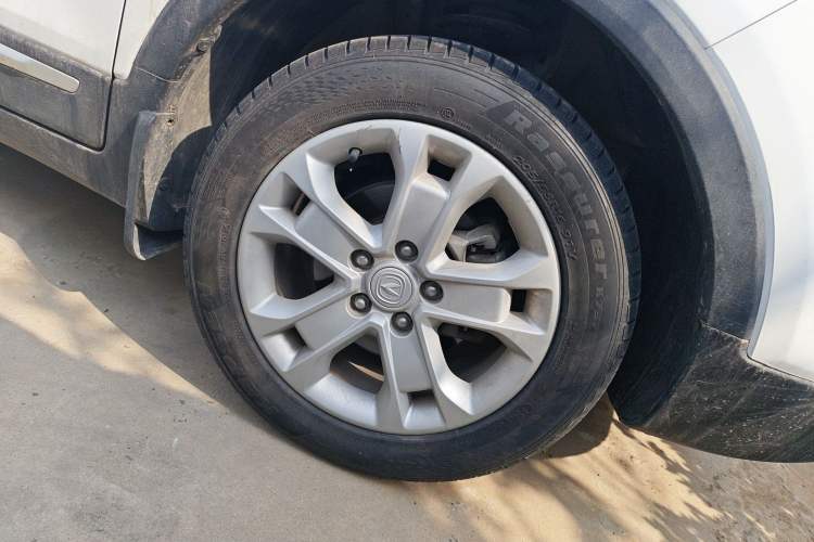 Used CHANGAN CS15 2016 1.5L Manual Fashion Edition Right Front Wheel Hub