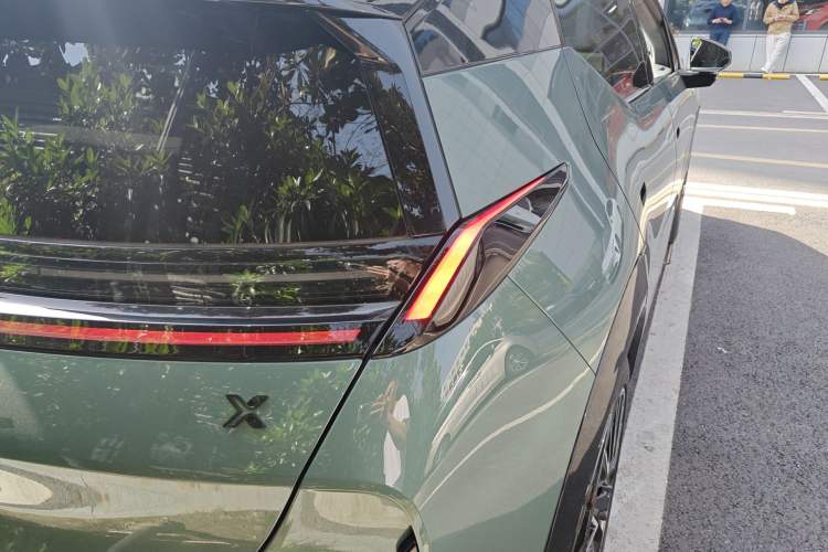 Used Zeekr X 2024 Five-Seater Four-Wheel Drive Exterior 3