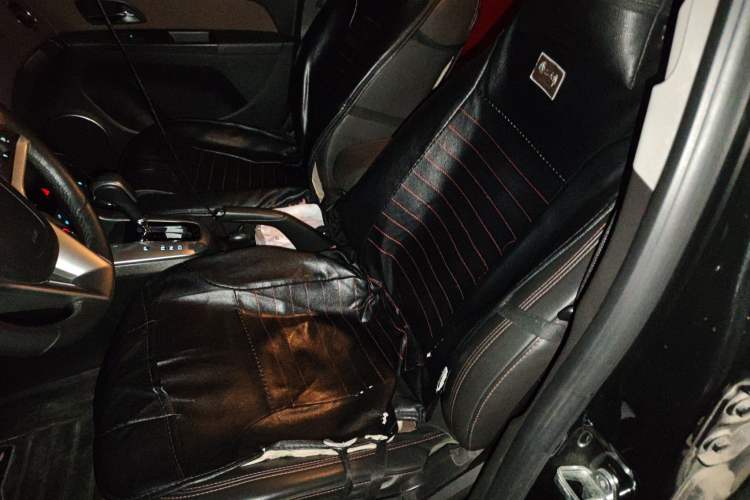 Used Chevrolet Cruze 2013 Hatchback 1.6L Automatic Luxury Model Left Front Seat