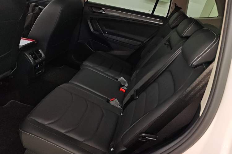 Used Volkswagen Tiguan L 2021 330TSI Automatic Two-Wheel Drive R-Line Enhanced Edition