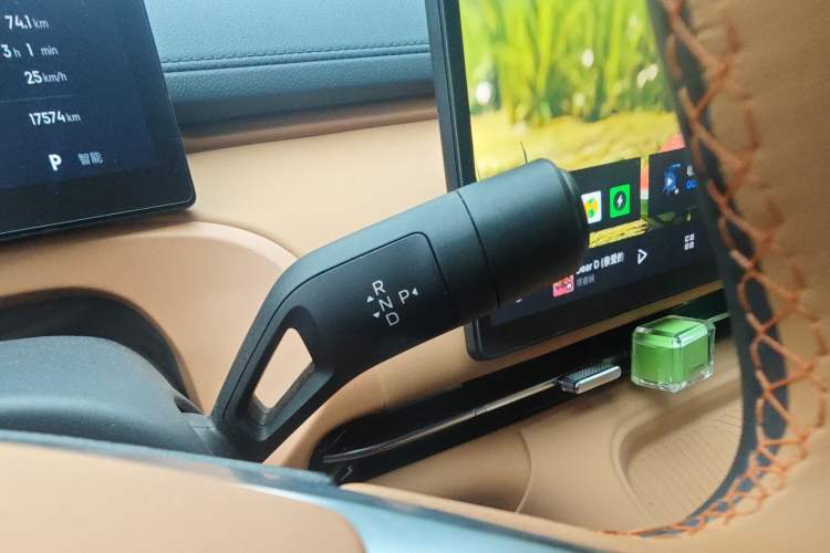 Used Geely Galaxy Xingjian 7 EM-i 2025 120km Exploration+ Version Gear Lever