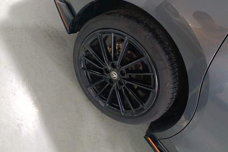 Used CHANGAN UNI-V 2022 1.5T Sport Edition Right Rear Wheel Hub