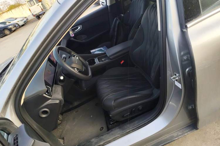 Used Roewe D7 2023 DMH 125km Flagship Edition