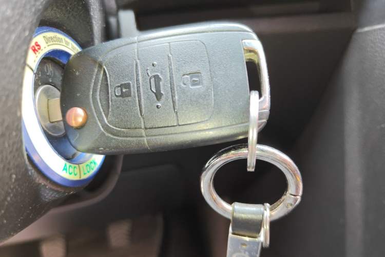 Used Wuling Hongguang PLUS 2019 1.5T Manual Standard Edition 5 Seats Vehicle Key