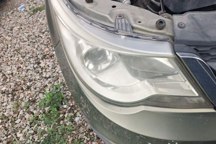 Used Baojun 730 2014 1.5L manual Comfort version 7 seats Right Front Headlight