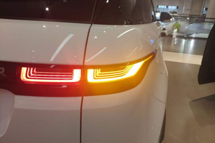 Used Land Rover Range Rover Evoque 2023 Aurora L 249 PS Luxury Edition
