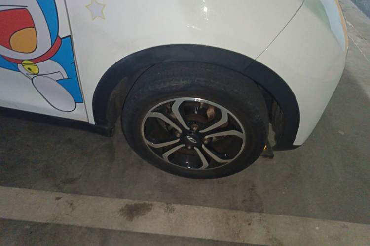 Used Chery QQ Little Ant 2021 150 000 Yuan Ant Fan Edition Ant Trend Version Lithium Iron Phosphate Right Front Wheel Hub