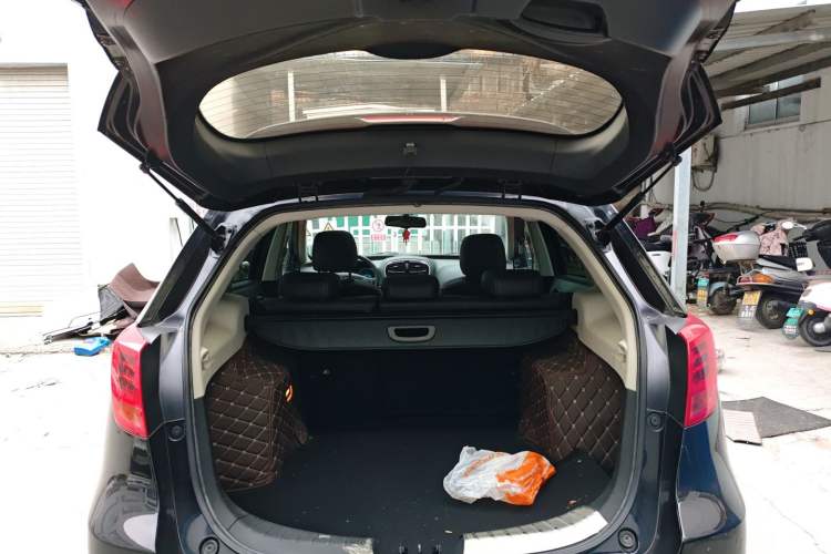 Used GAC Trumpchi GS5 Super 2016 1.8T Automatic Two-Wheel Drive Anniversary Edition Trunk